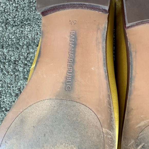 Women’s Shiny, Vibrant Yellow Loafers Banana Republic - Picture 7 of 8